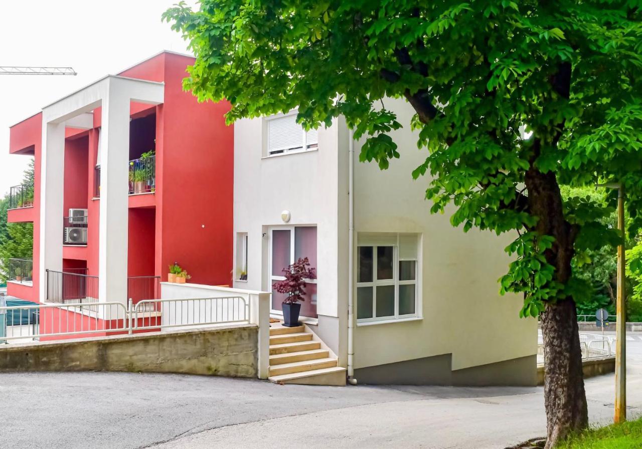 Studio Apartment Stazion With Free Parking パジン エクステリア 写真