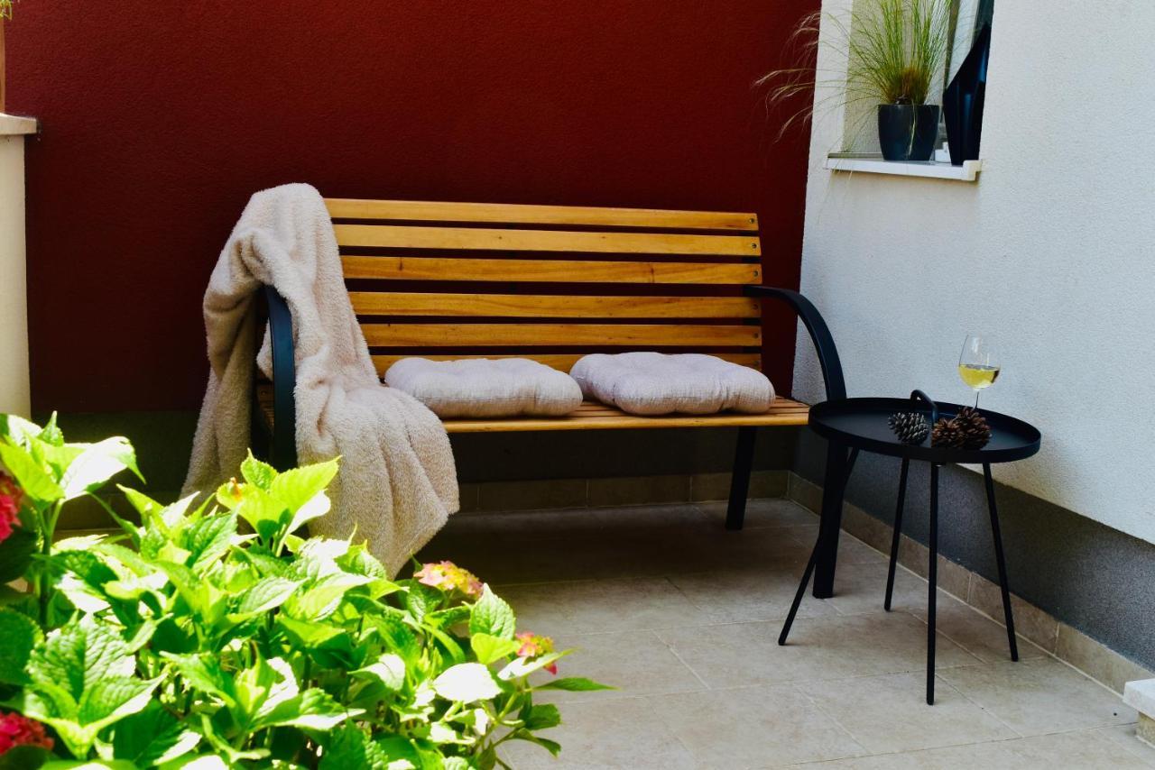 Studio Apartment Stazion With Free Parking パジン エクステリア 写真