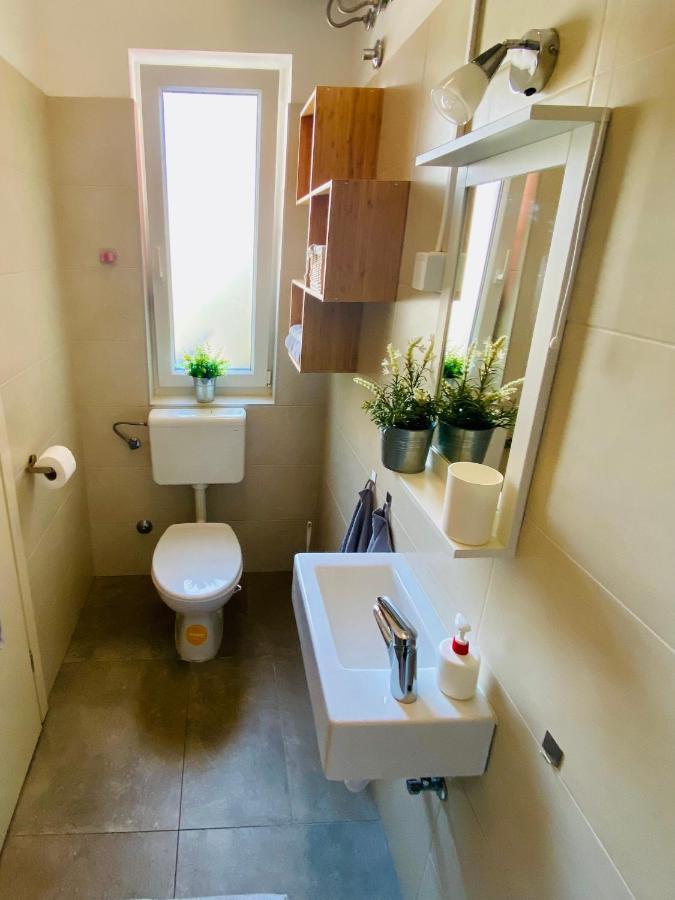 Studio Apartment Stazion With Free Parking パジン エクステリア 写真